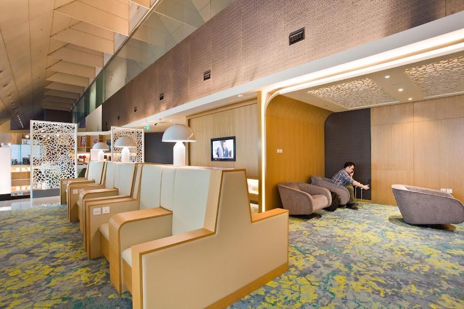 Отель Ambassador Transit Lounge Terminal 2 Сингапур Экстерьер фото