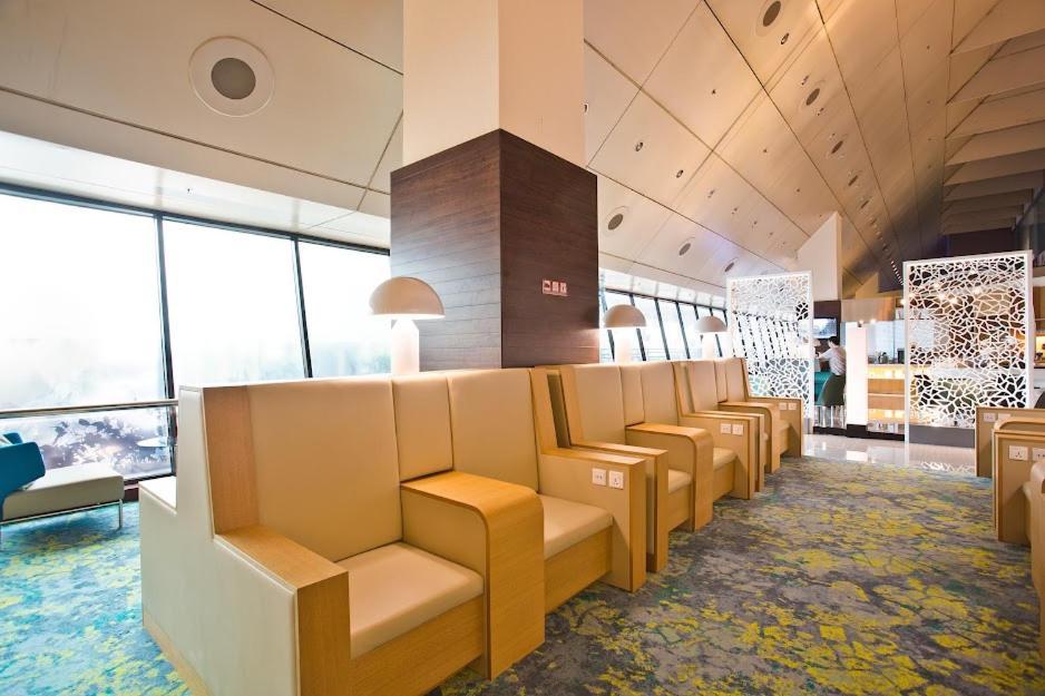 Отель Ambassador Transit Lounge Terminal 2 Сингапур Экстерьер фото