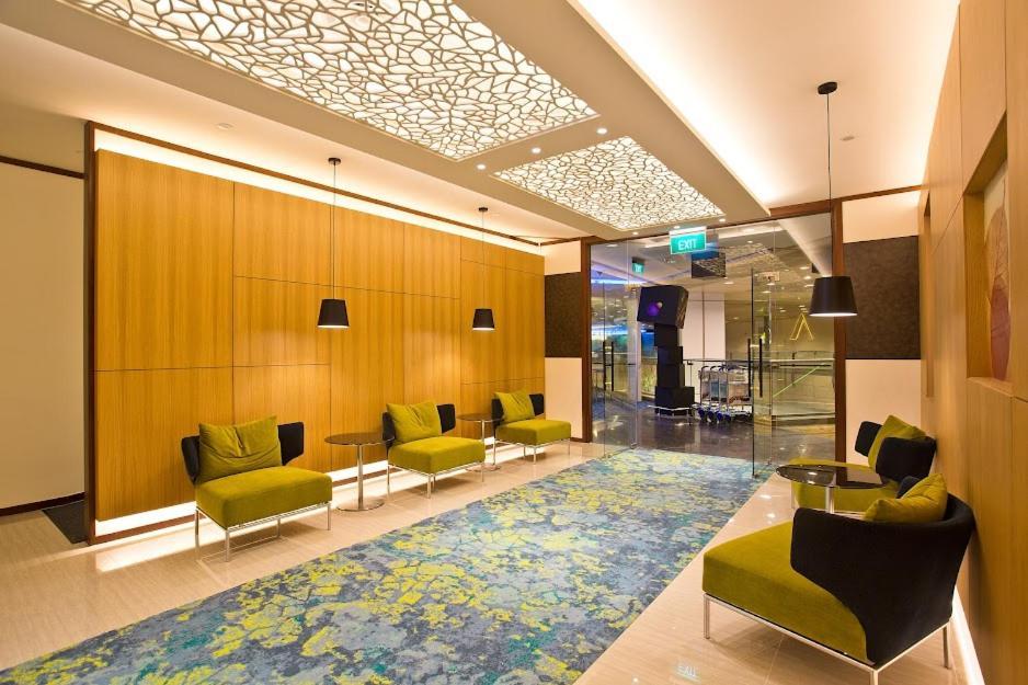 Отель Ambassador Transit Lounge Terminal 2 Сингапур Экстерьер фото