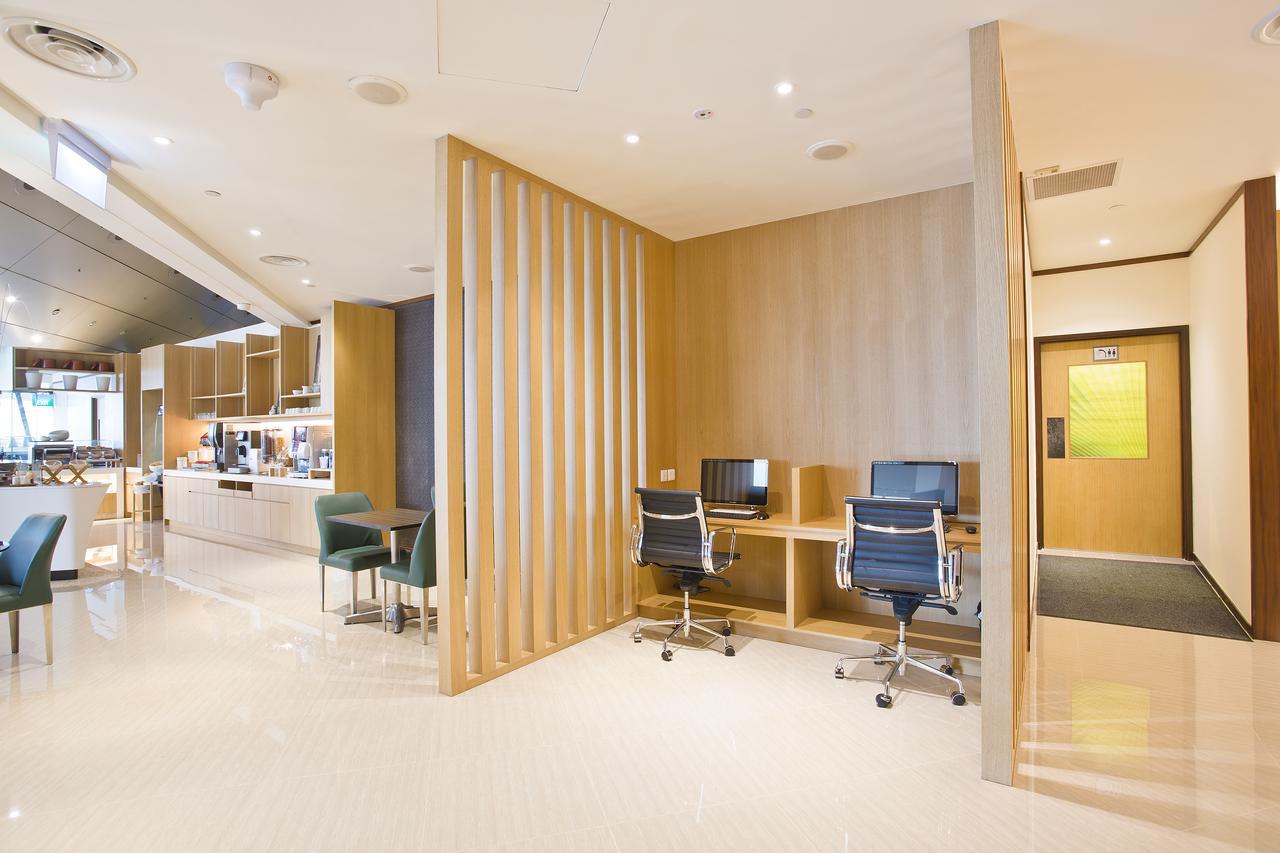 Отель Ambassador Transit Lounge Terminal 2 Сингапур Экстерьер фото